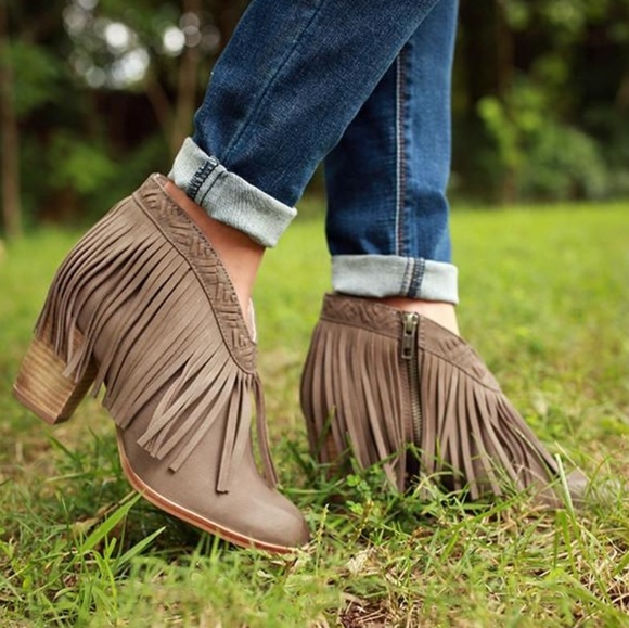 Sassy Fringe Seychelles Booties - Picture 3 of 8